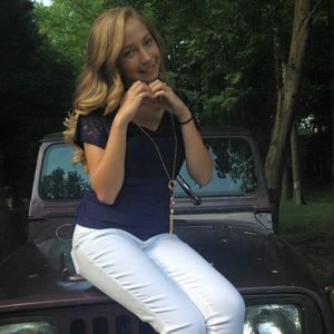 Meet your Posher, Jaclynn